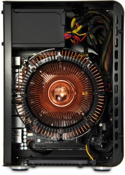 Internal photo showing the Nofan fanless cooler and a Solid State Drive at the bottom of the chassis